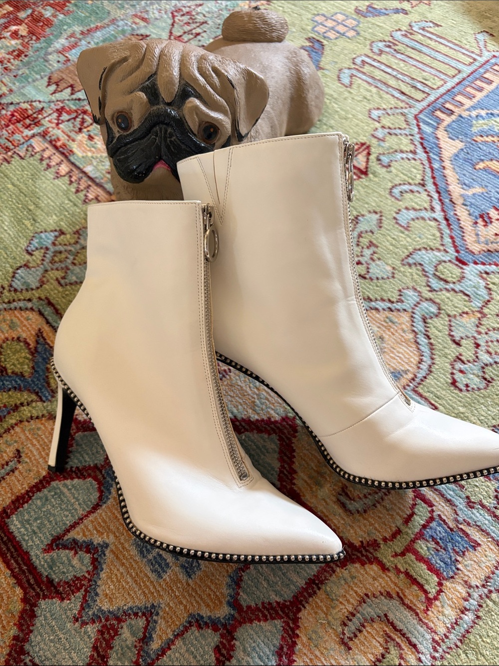 Bar III Women’s White Pointed-Toe Ankle Boots with Side Zip 81/2